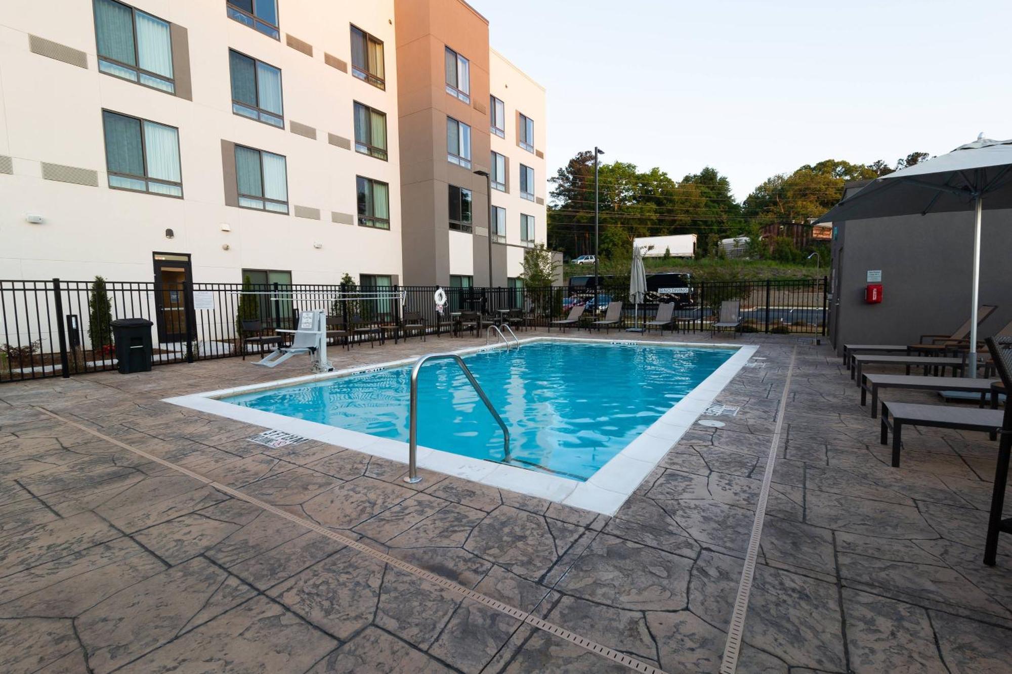Courtyard By Marriott Cartersville Exterior photo